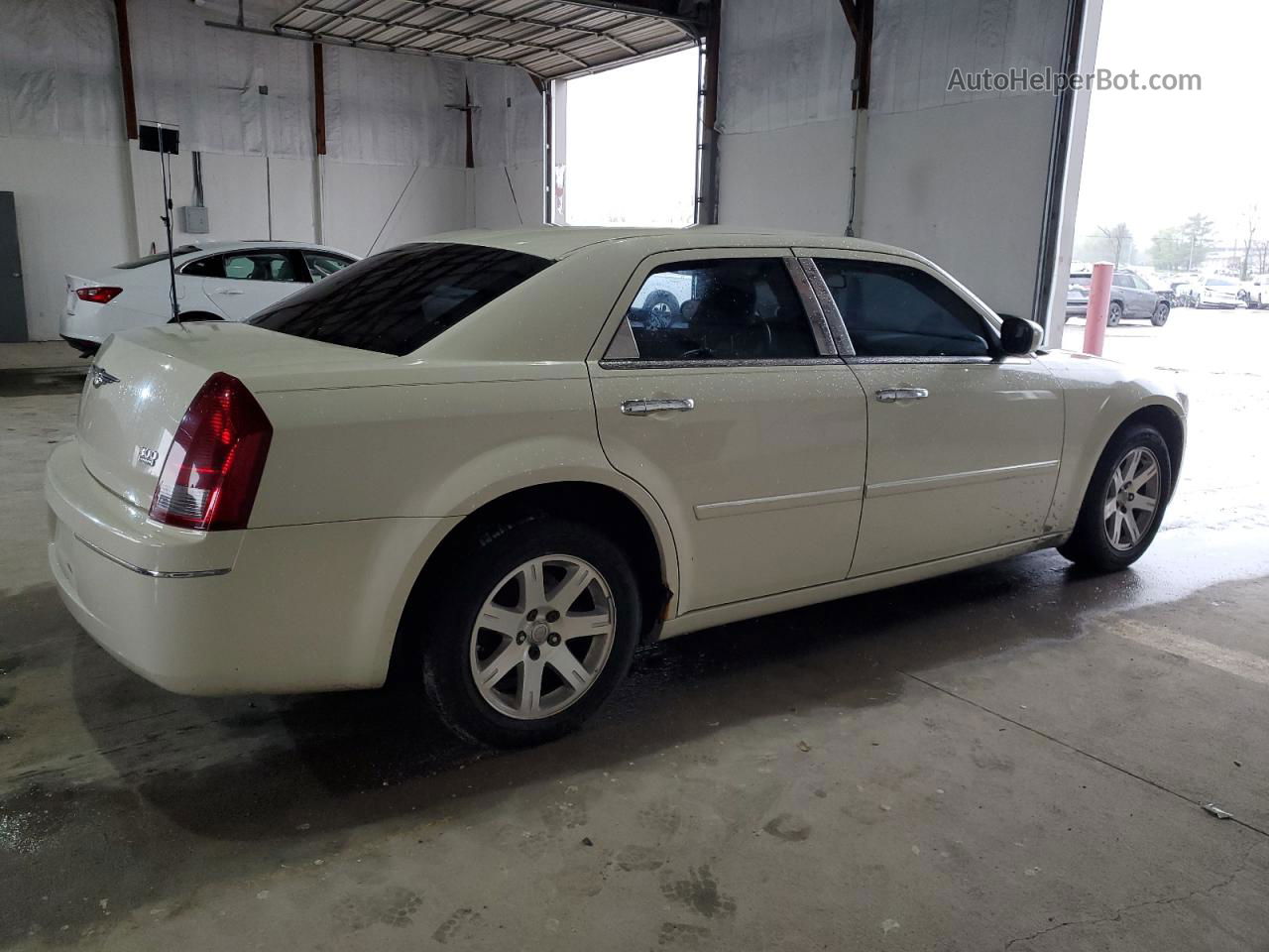 2007 Chrysler 300 Touring White vin: 2C3KA53GX7H777548