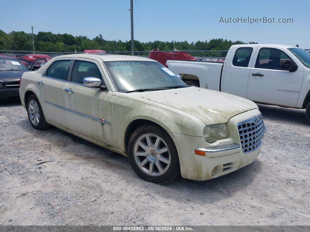 2007 Chrysler 300c   White vin: 2C3KA63H17H806420