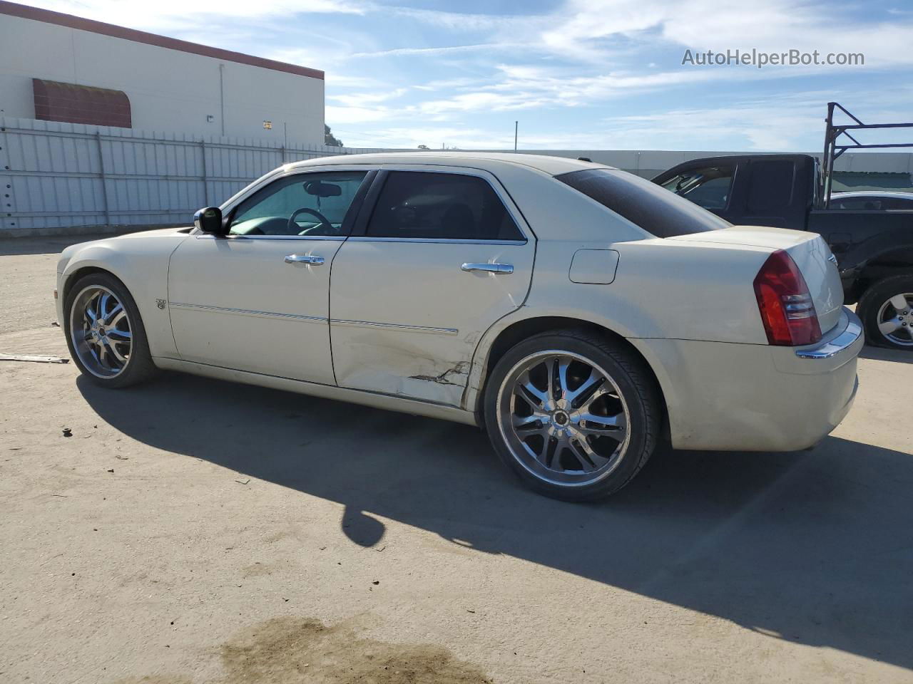 2007 Chrysler 300c  White vin: 2C3KA63H17H874605