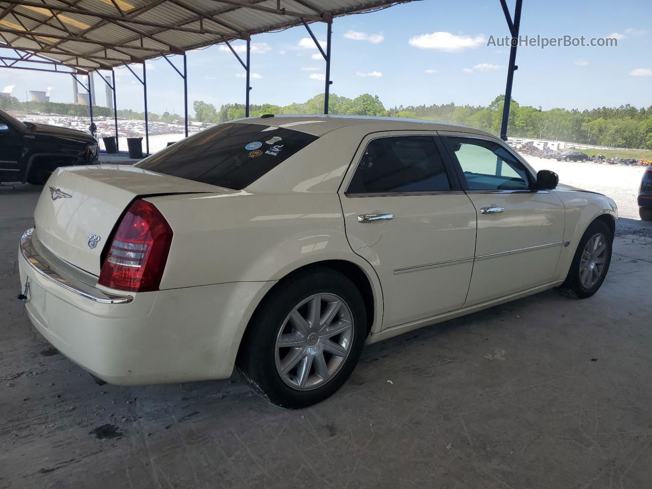 2007 Chrysler 300c  Beige vin: 2C3KA63H27H611782