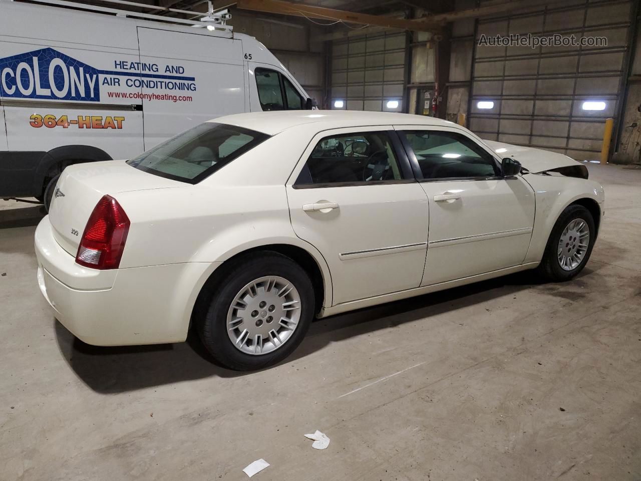 2007 Chrysler 300  White vin: 2C3LA43R07H663784