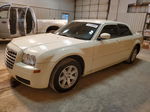 2007 Chrysler 300  Cream vin: 2C3LA43R17H877151