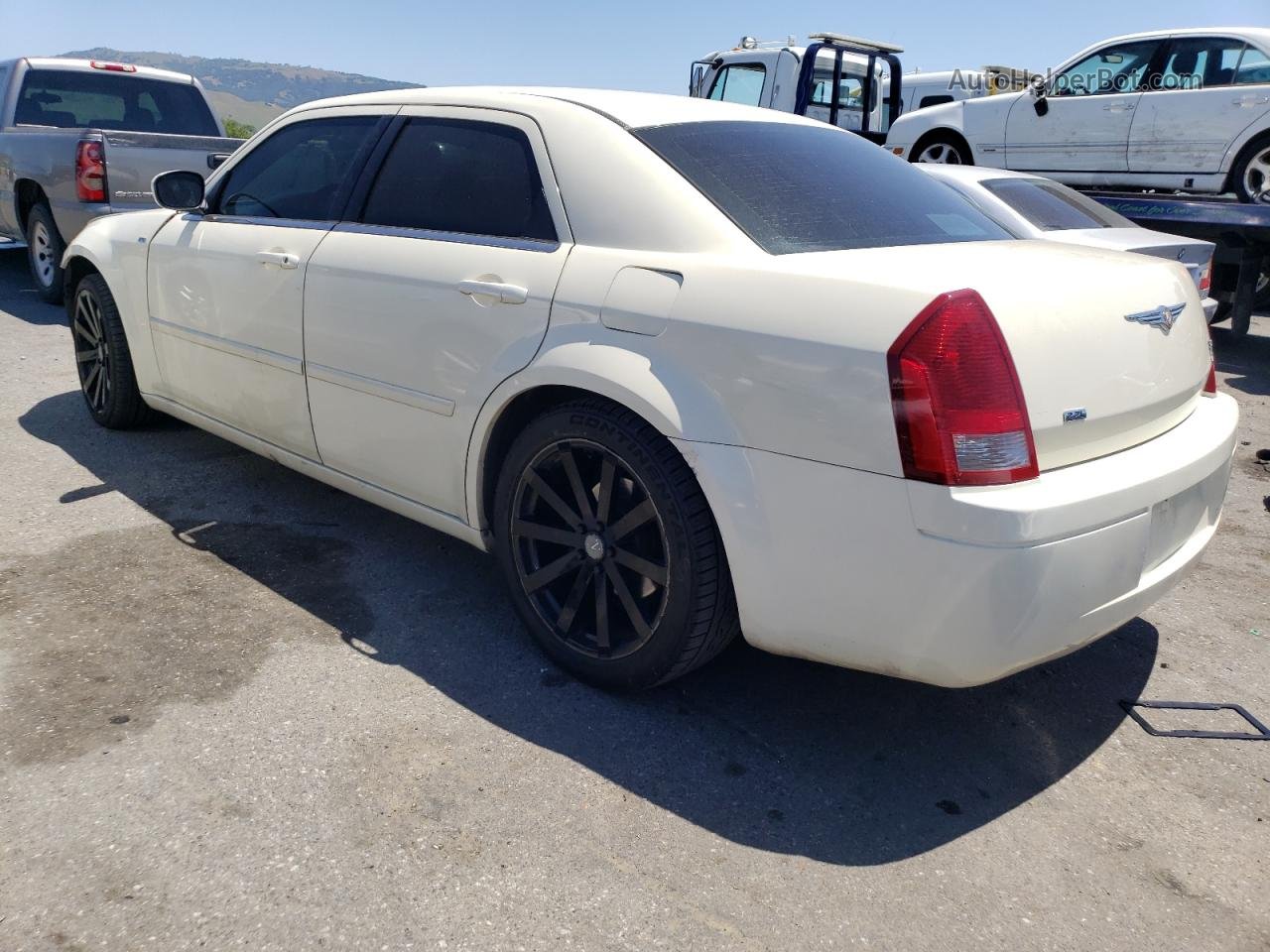 2007 Chrysler 300  Beige vin: 2C3LA43R47H600526