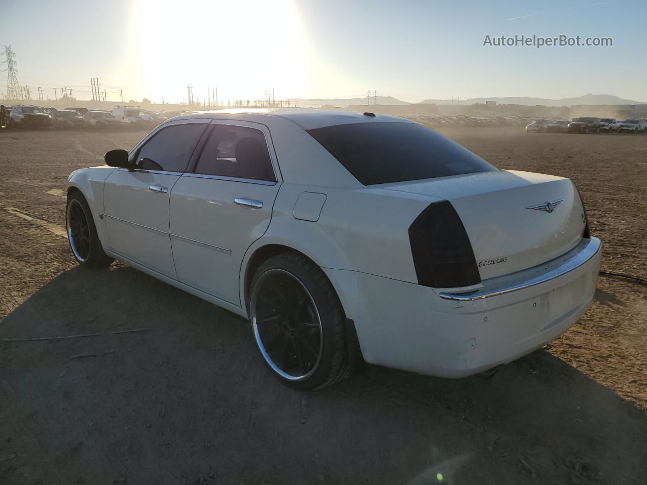 2007 Chrysler 300c  White vin: 2C3LA63HX7H659065