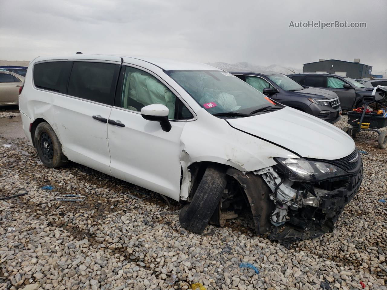 2020 Chrysler Voyager L White vin: 2C4RC1AG9LR279040