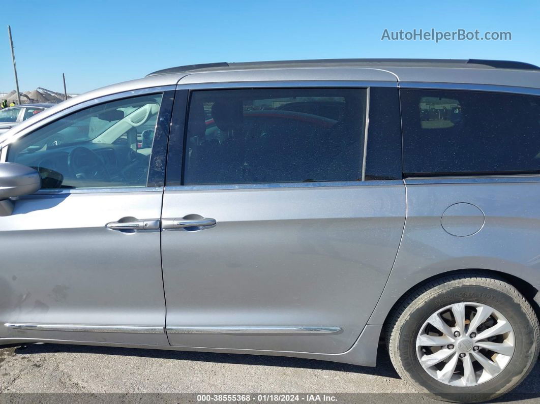 2017 Chrysler Pacifica Touring-l Silver vin: 2C4RC1BG0HR642654