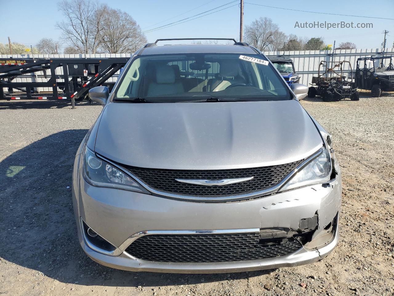 2017 Chrysler Pacifica Touring L Серебряный vin: 2C4RC1BG0HR667795