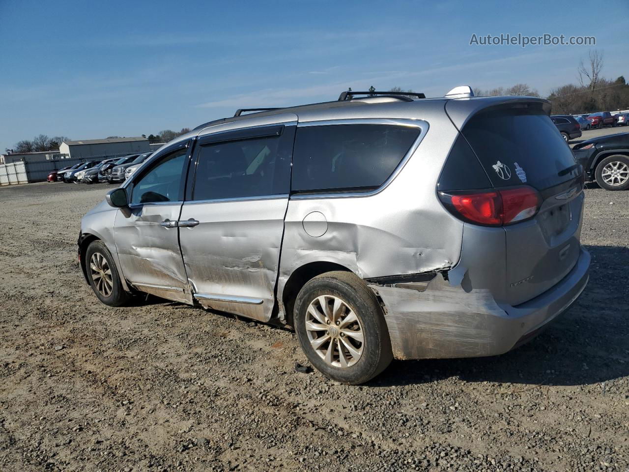 2017 Chrysler Pacifica Touring L Серебряный vin: 2C4RC1BG0HR667795