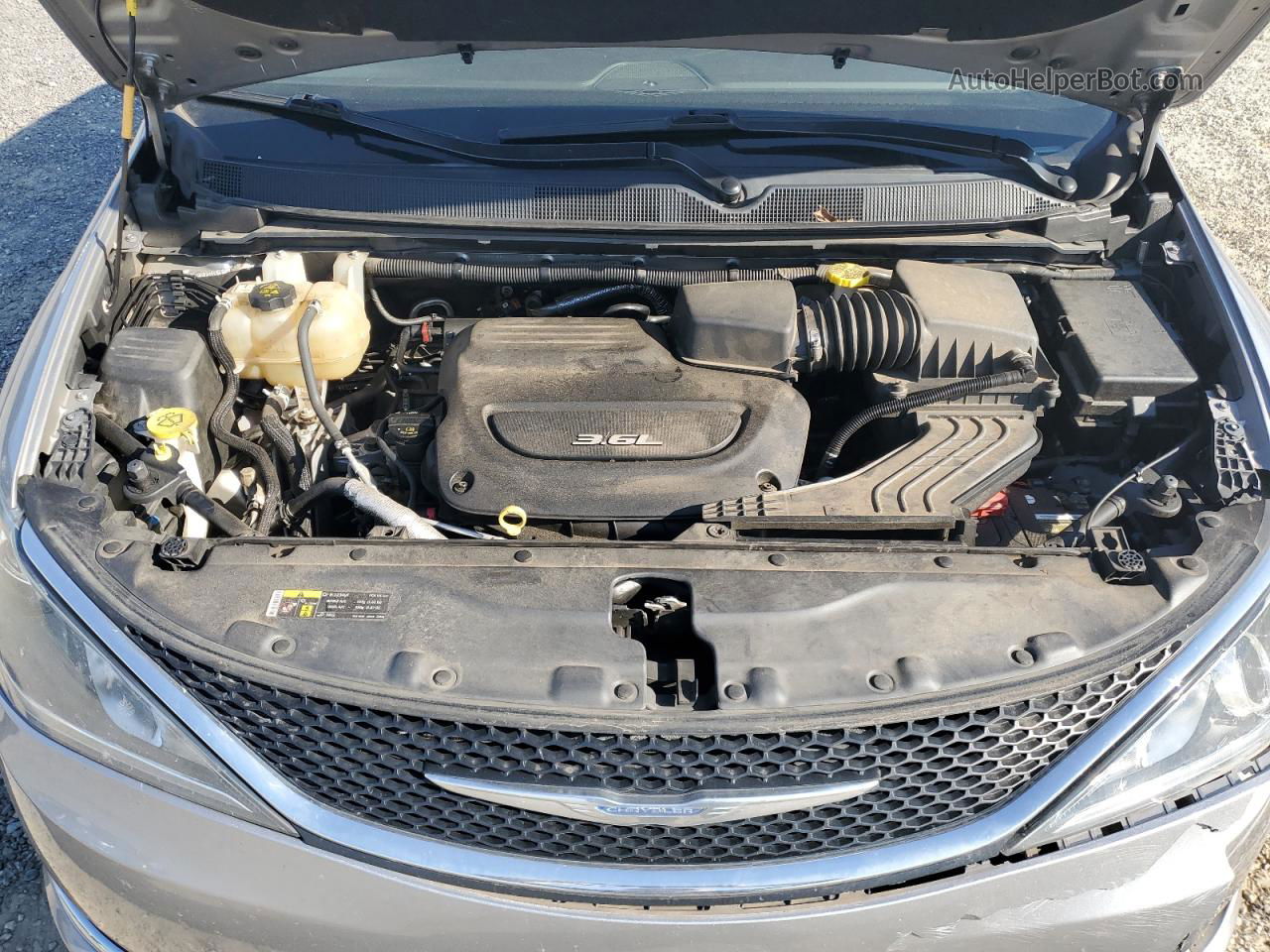 2017 Chrysler Pacifica Touring L Серебряный vin: 2C4RC1BG0HR667795