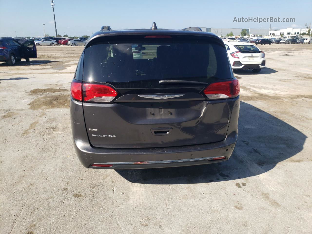 2017 Chrysler Pacifica Touring L Угольный vin: 2C4RC1BG0HR702366