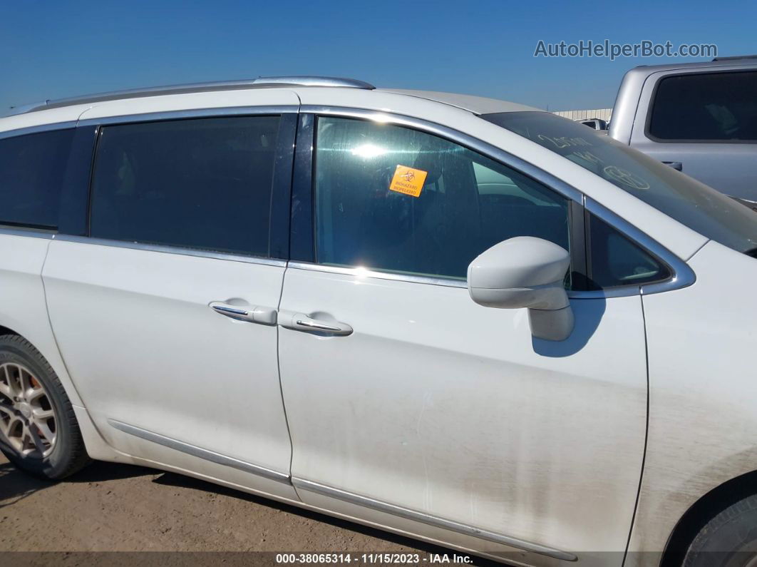 2020 Chrysler Pacifica Touring L White vin: 2C4RC1BG0LR205018