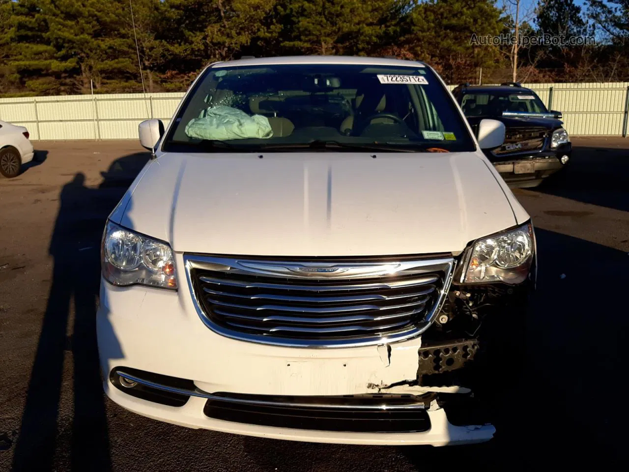 Price & History 2016 Chrysler Town & Country Touring 3.6l 6 vin