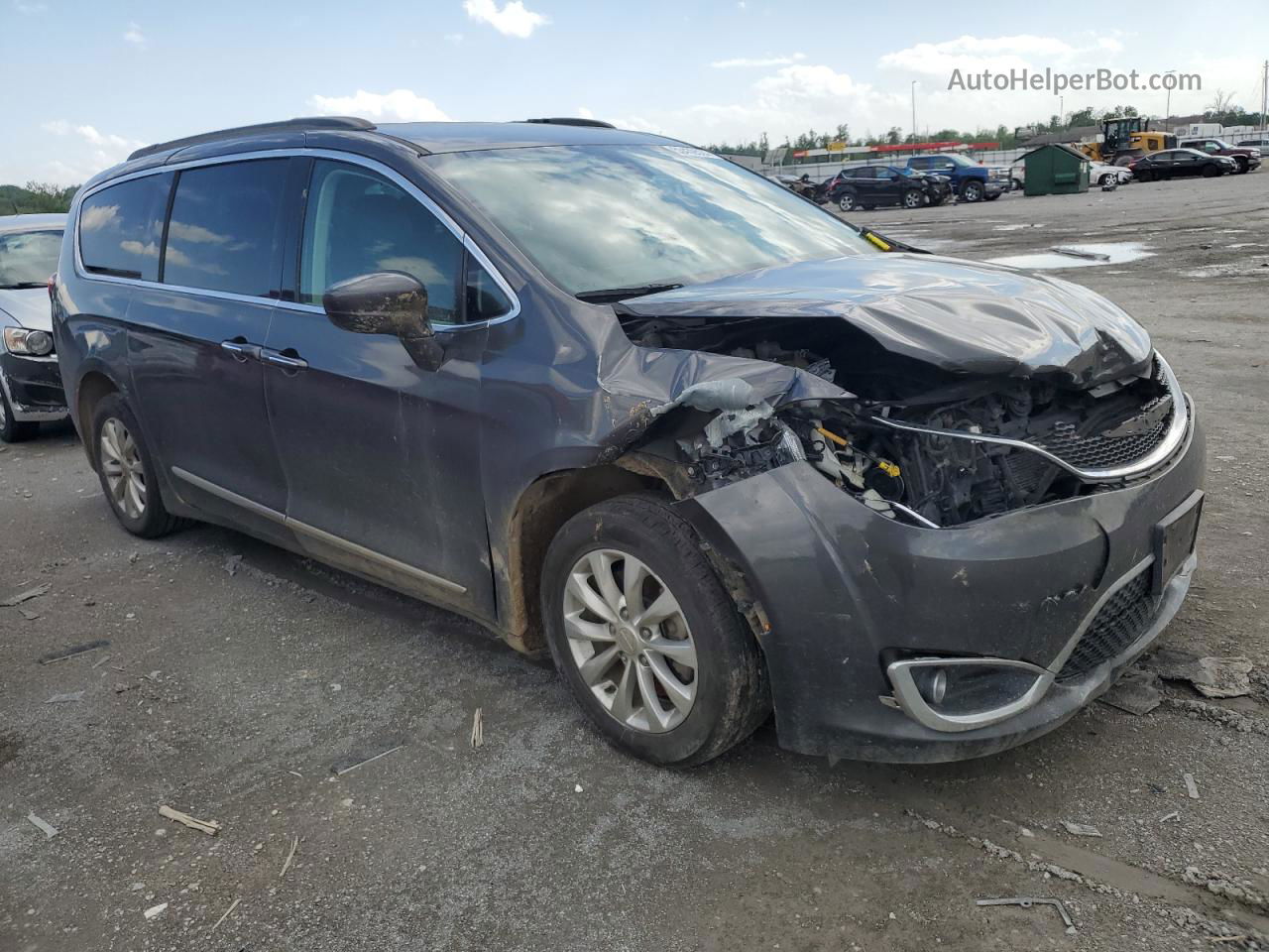 2017 Chrysler Pacifica Touring L Gray vin: 2C4RC1BG1HR503164