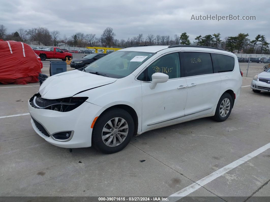 2017 Chrysler Pacifica Touring-l White vin: 2C4RC1BG1HR532602