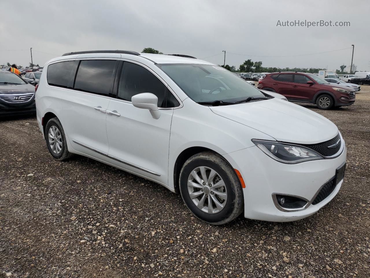 2017 Chrysler Pacifica Touring L White vin: 2C4RC1BG1HR572758