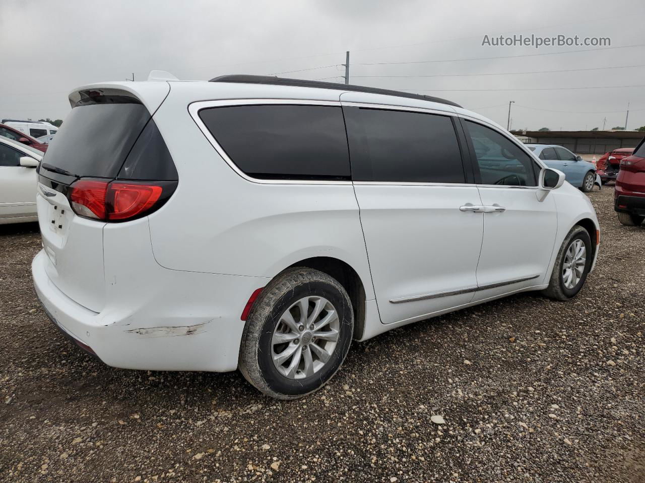 2017 Chrysler Pacifica Touring L White vin: 2C4RC1BG1HR572758