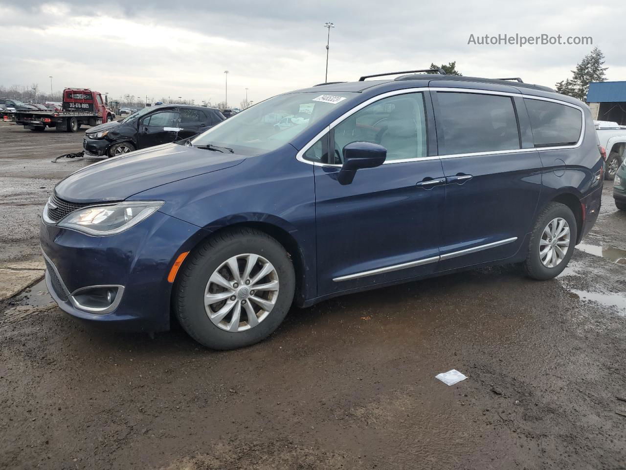 2017 Chrysler Pacifica Touring L Blue vin: 2C4RC1BG1HR616418