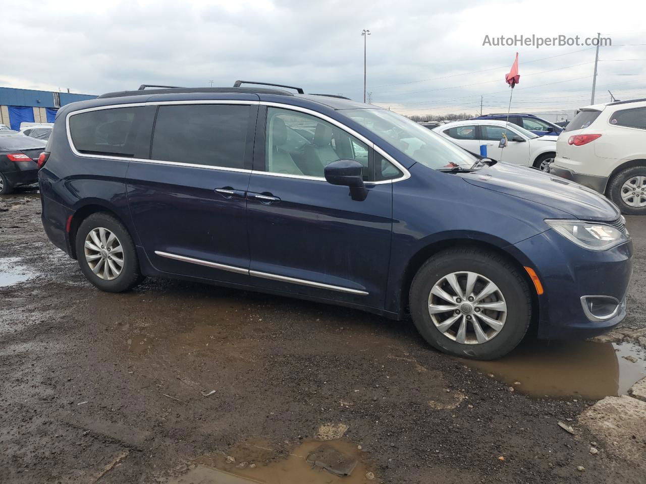 2017 Chrysler Pacifica Touring L Blue vin: 2C4RC1BG1HR616418