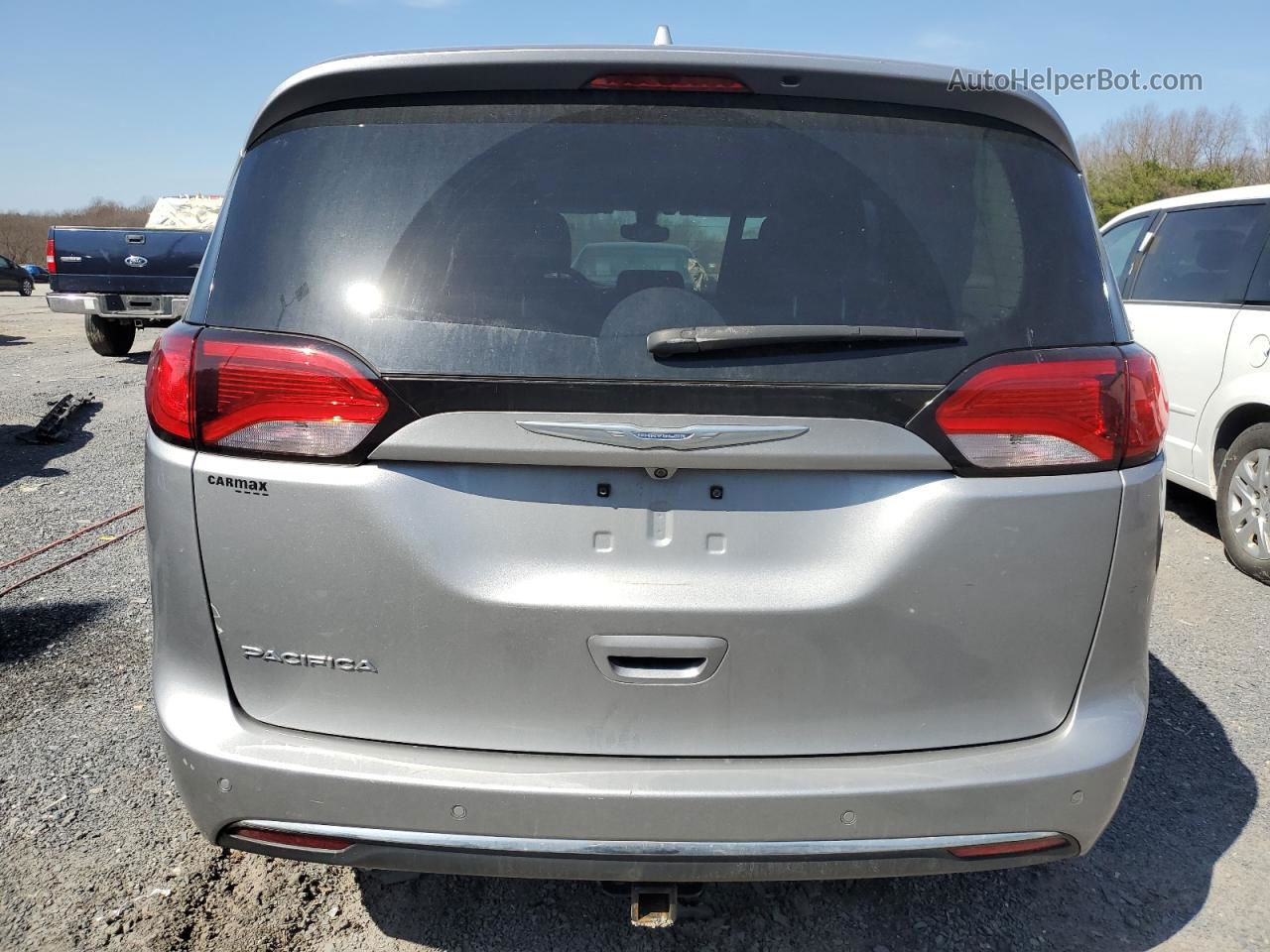 2017 Chrysler Pacifica Touring L Серебряный vin: 2C4RC1BG1HR660595