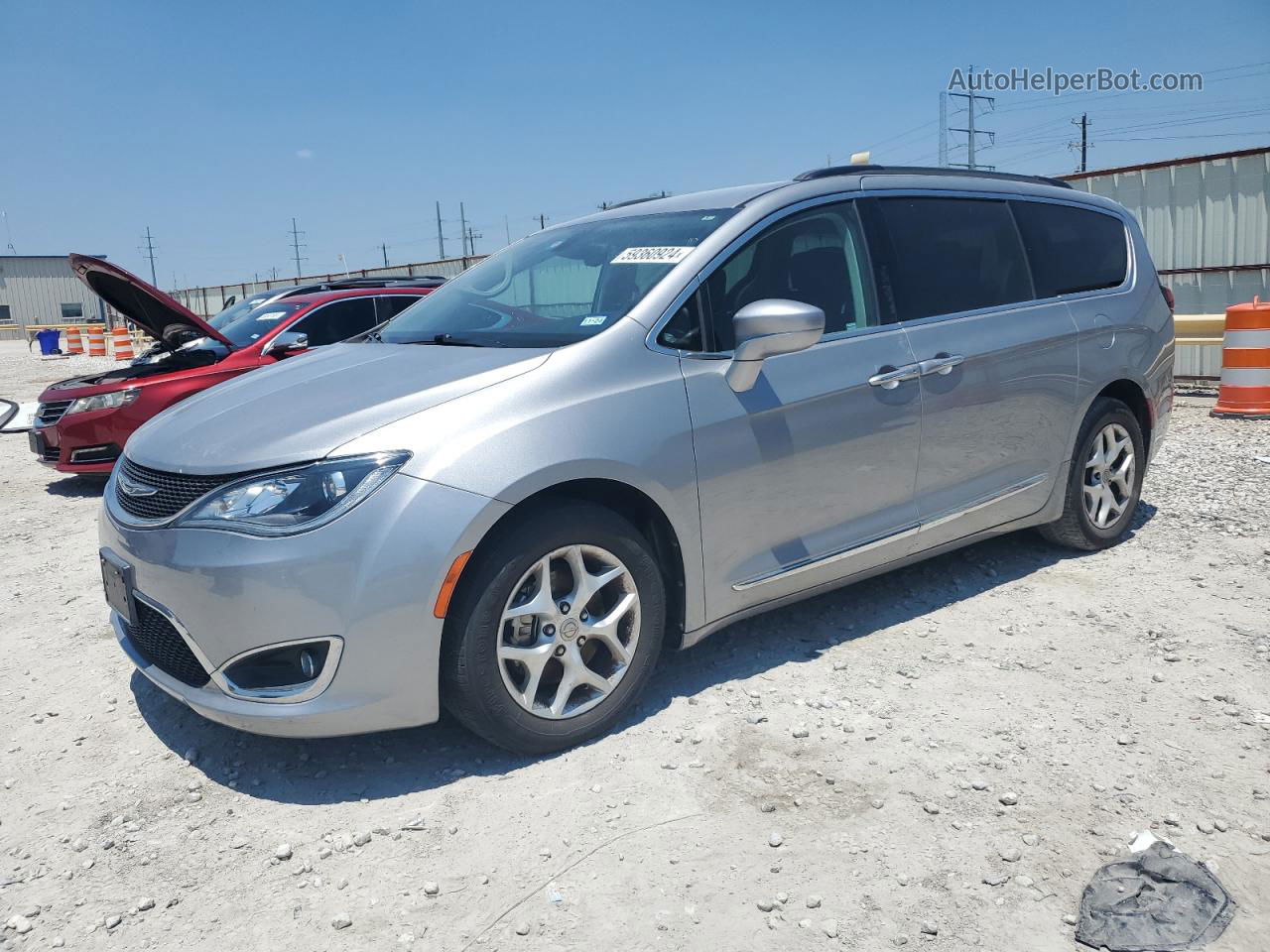 2017 Chrysler Pacifica Touring L Silver vin: 2C4RC1BG1HR667711