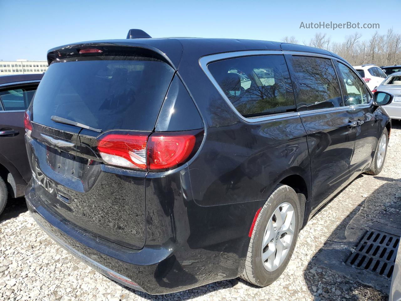 2017 Chrysler Pacifica Touring L Black vin: 2C4RC1BG1HR768232