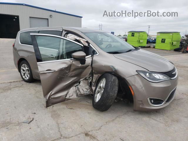 2017 Chrysler Pacifica Touring L Beige vin: 2C4RC1BG1HR816621