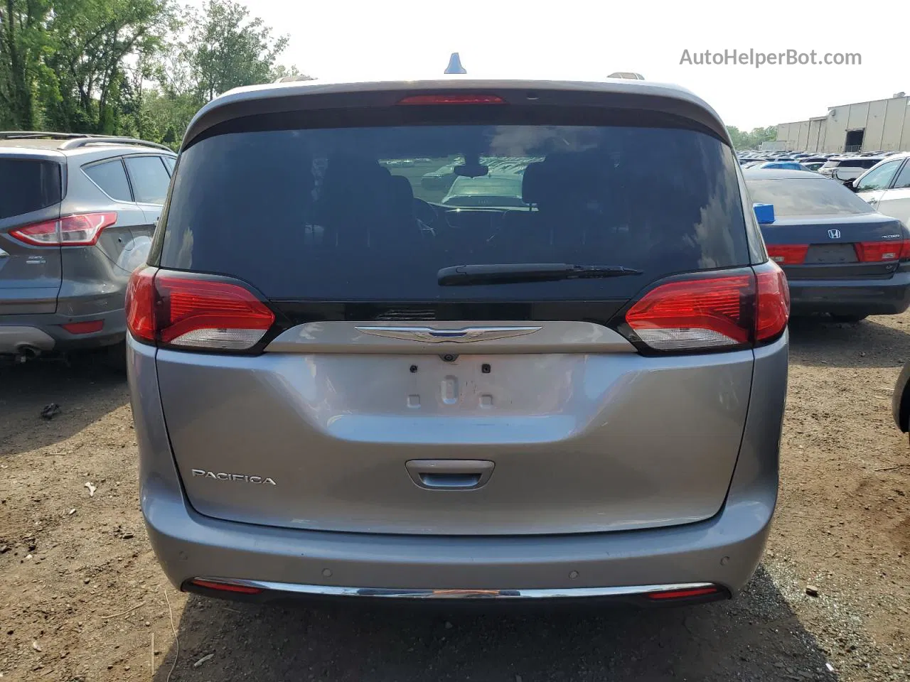 2017 Chrysler Pacifica Touring L Серебряный vin: 2C4RC1BG1HR823469