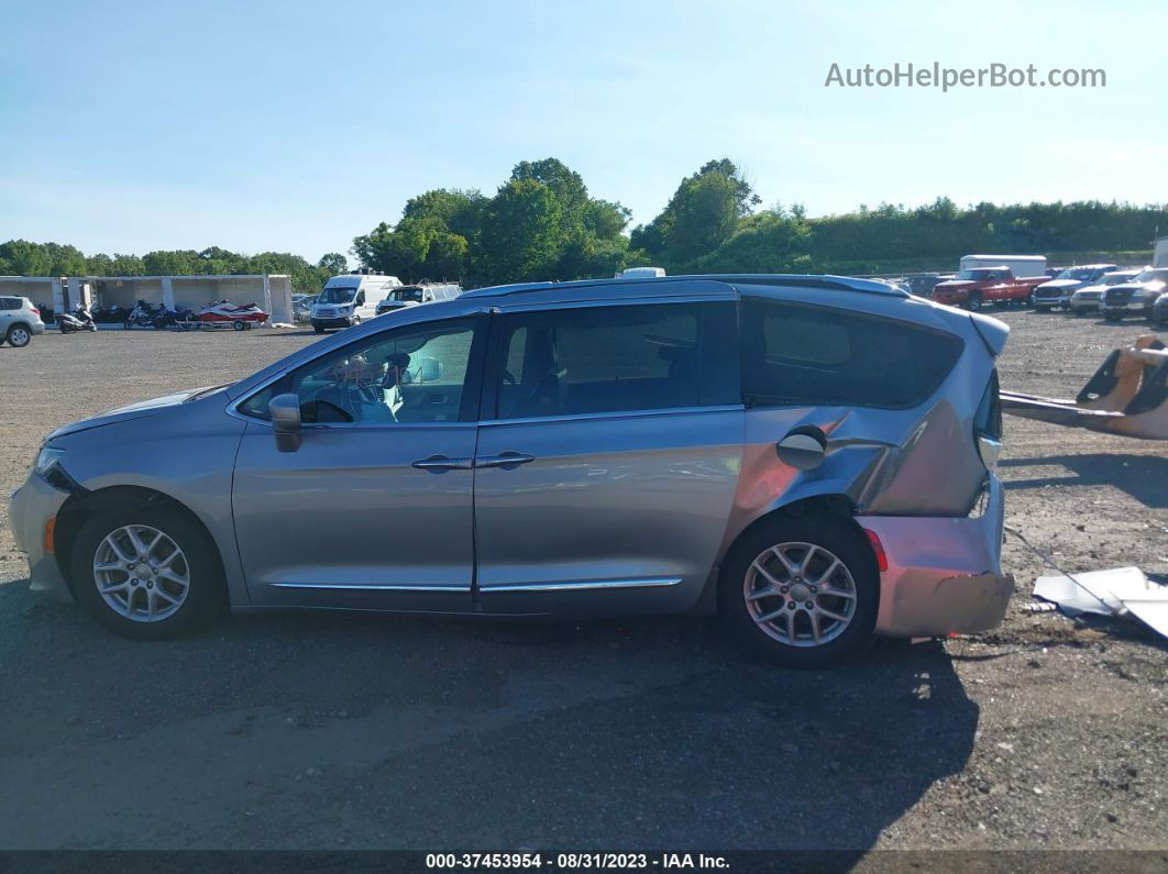 2020 Chrysler Pacifica Touring L Silver vin: 2C4RC1BG1LR106398