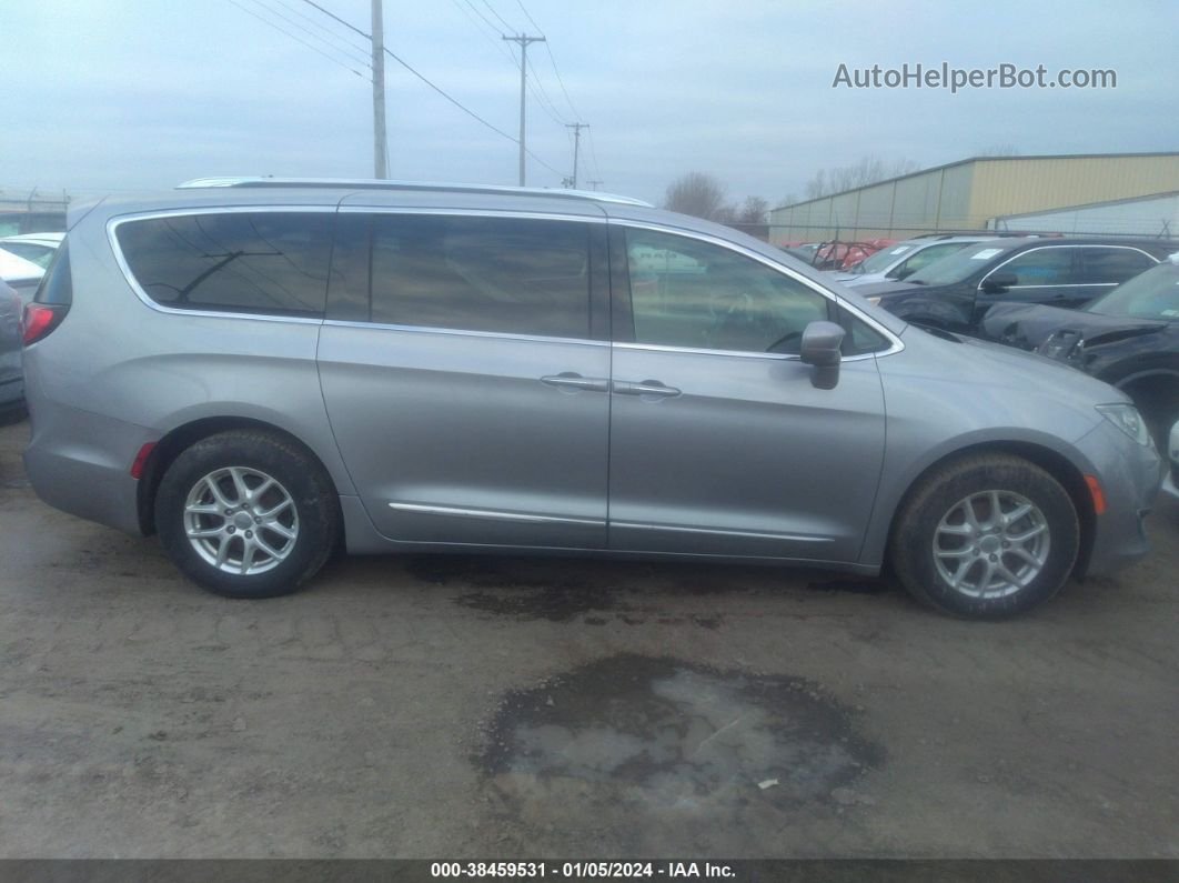 2020 Chrysler Pacifica Touring L Silver vin: 2C4RC1BG1LR247651