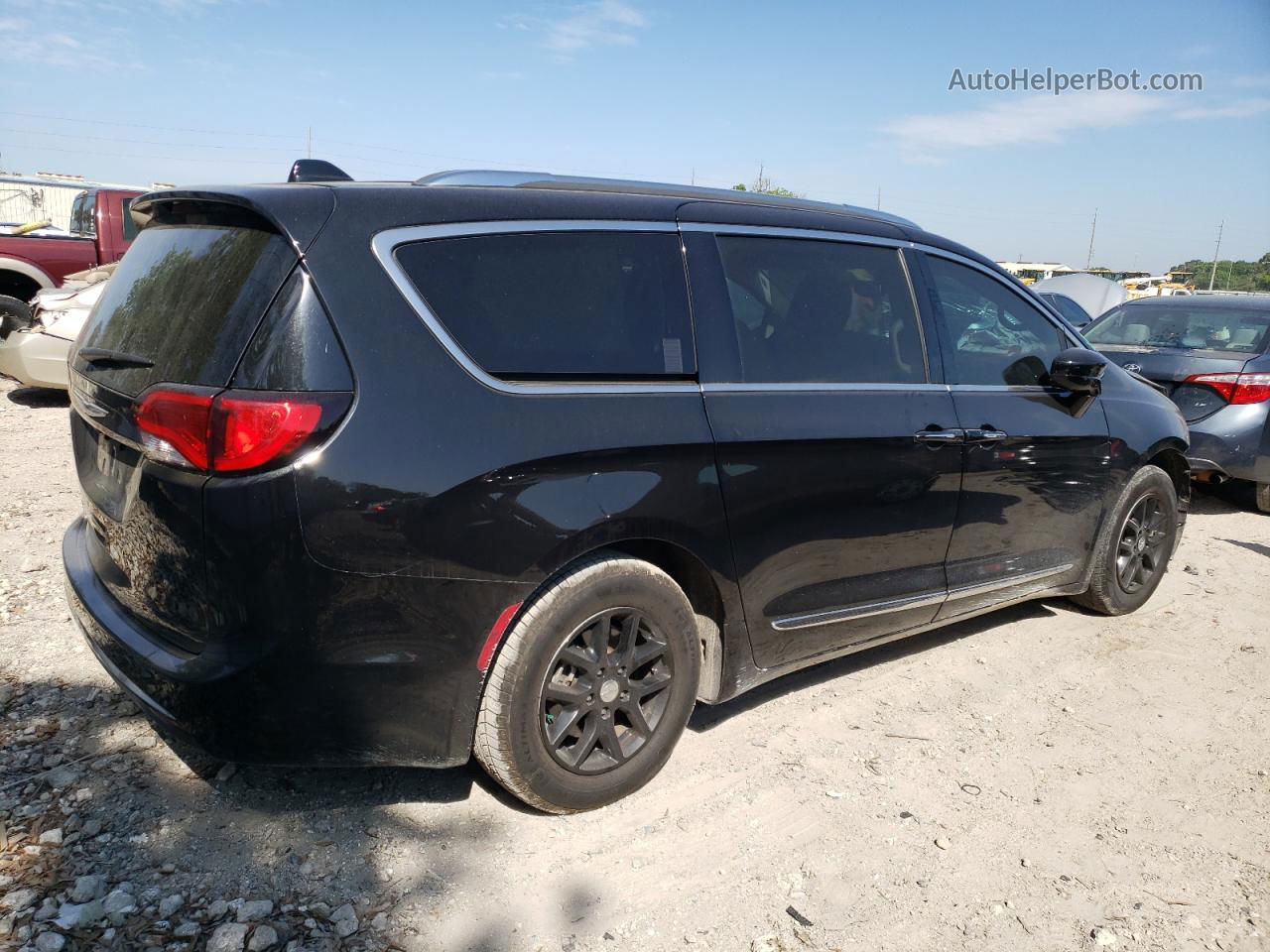 2020 Chrysler Pacifica Touring L Черный vin: 2C4RC1BG1LR280178