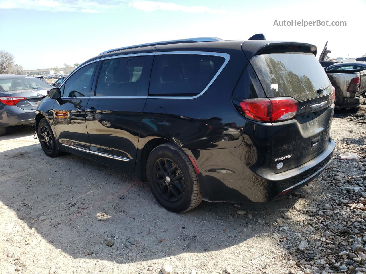 2020 Chrysler Pacifica Touring L Черный vin: 2C4RC1BG1LR280178