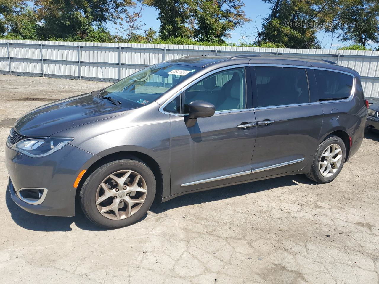 2017 Chrysler Pacifica Touring L Charcoal vin: 2C4RC1BG2HR501665