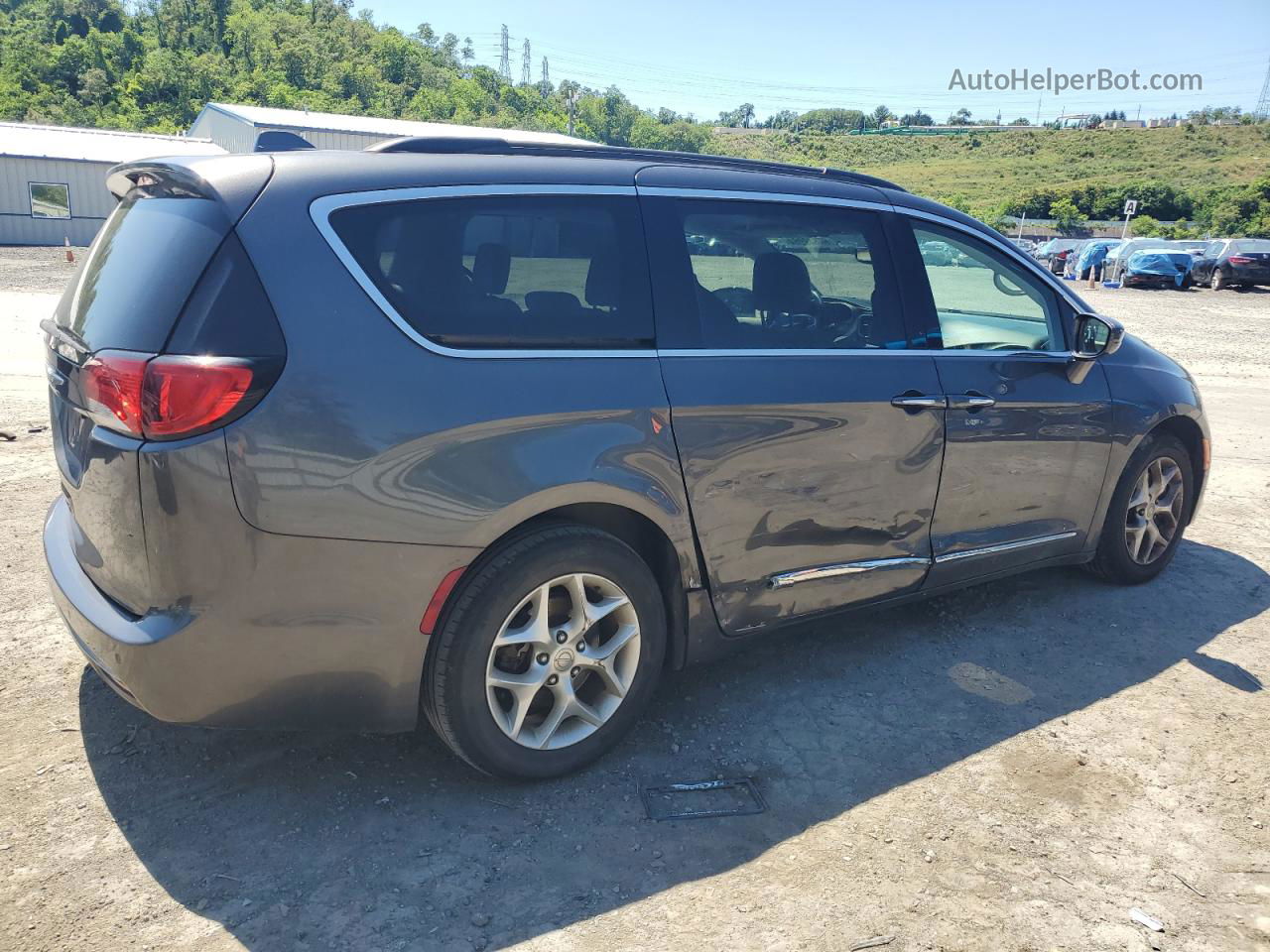 2017 Chrysler Pacifica Touring L Charcoal vin: 2C4RC1BG2HR501665