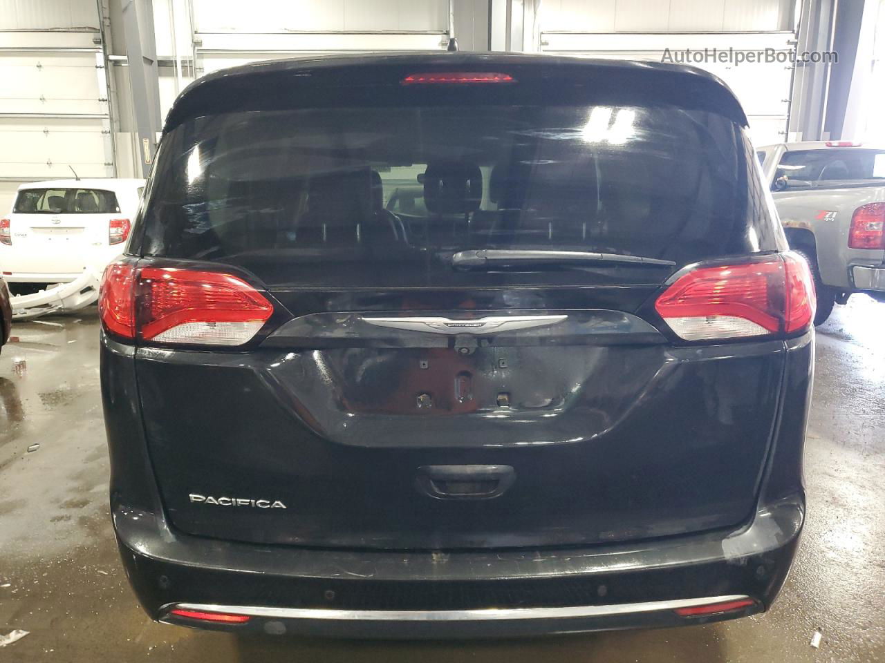 2017 Chrysler Pacifica Touring L Черный vin: 2C4RC1BG2HR544094