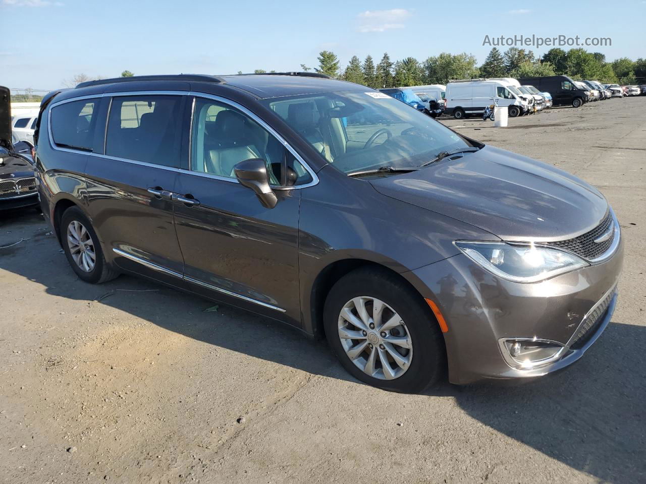 2017 Chrysler Pacifica Touring L Charcoal vin: 2C4RC1BG2HR584367