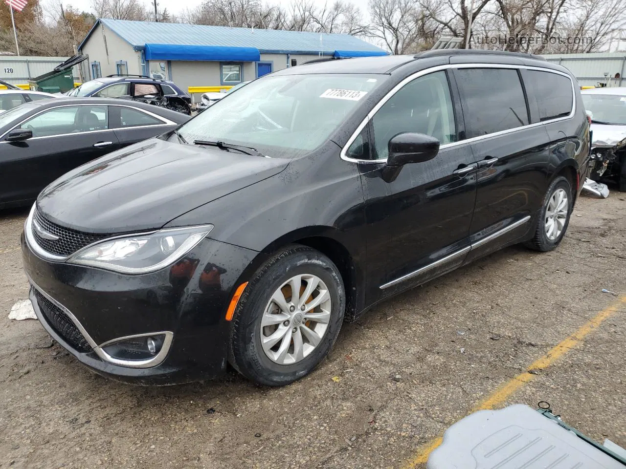 2017 Chrysler Pacifica Touring L Black vin: 2C4RC1BG2HR620848