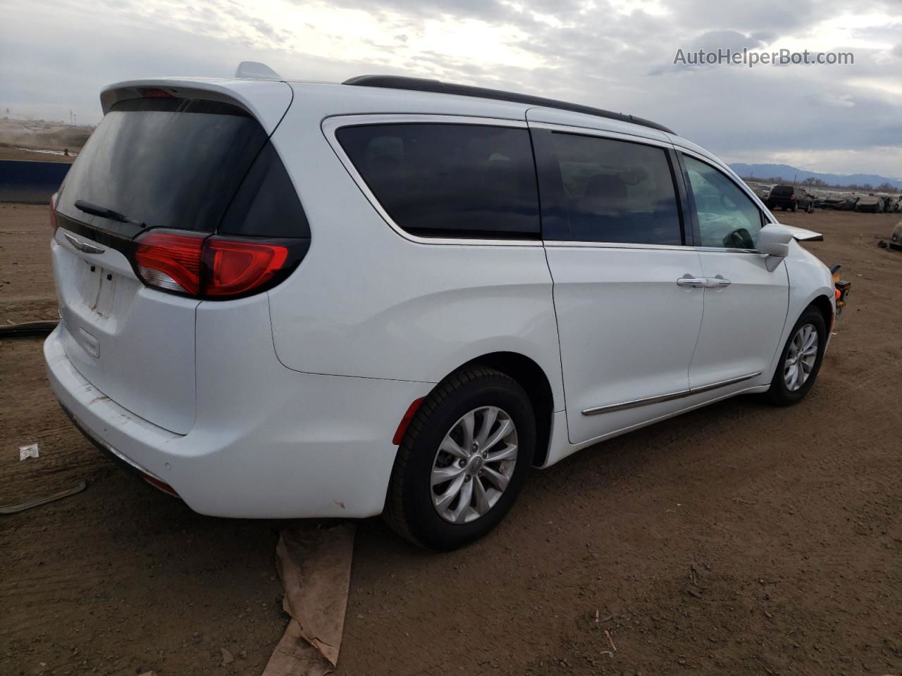 2017 Chrysler Pacifica Touring L Белый vin: 2C4RC1BG2HR703423