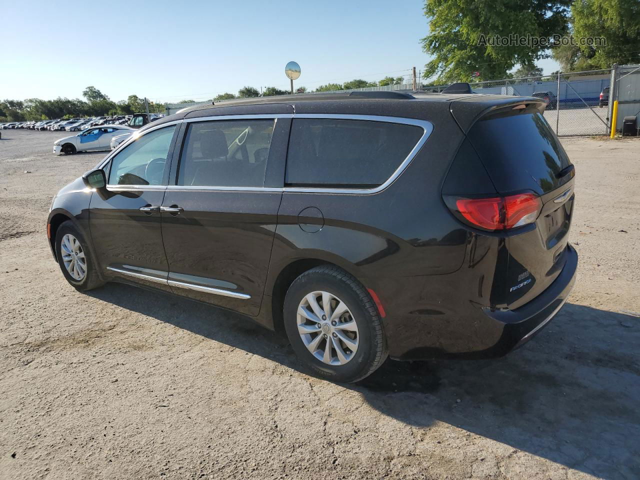 2017 Chrysler Pacifica Touring L Brown vin: 2C4RC1BG2HR771883