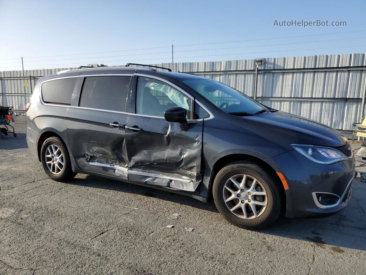 2020 Chrysler Pacifica Touring L Gray vin: 2C4RC1BG2LR268878