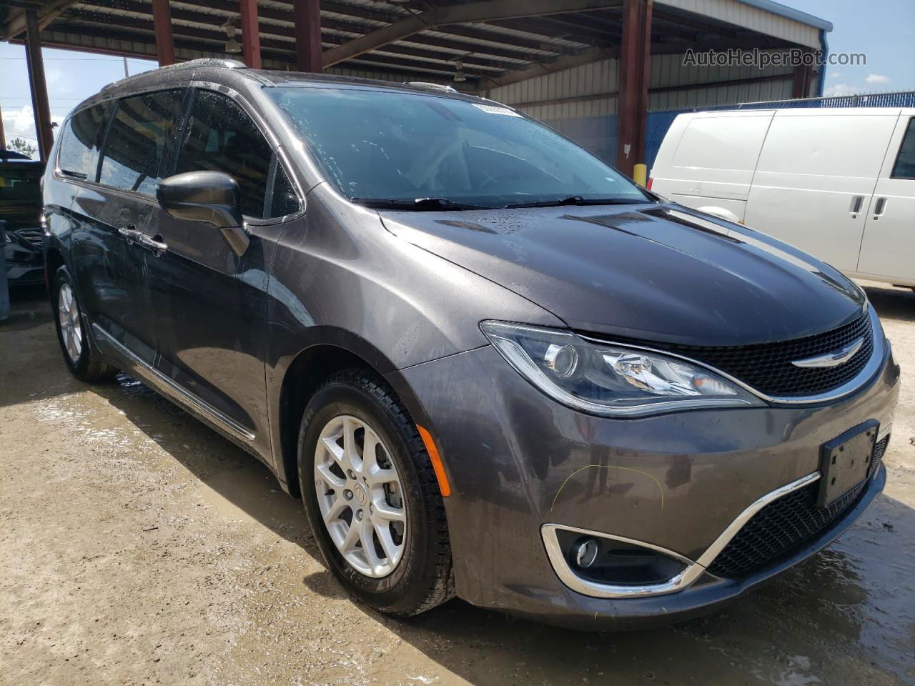 2020 Chrysler Pacifica Touring L Gray vin: 2C4RC1BG2LR275443