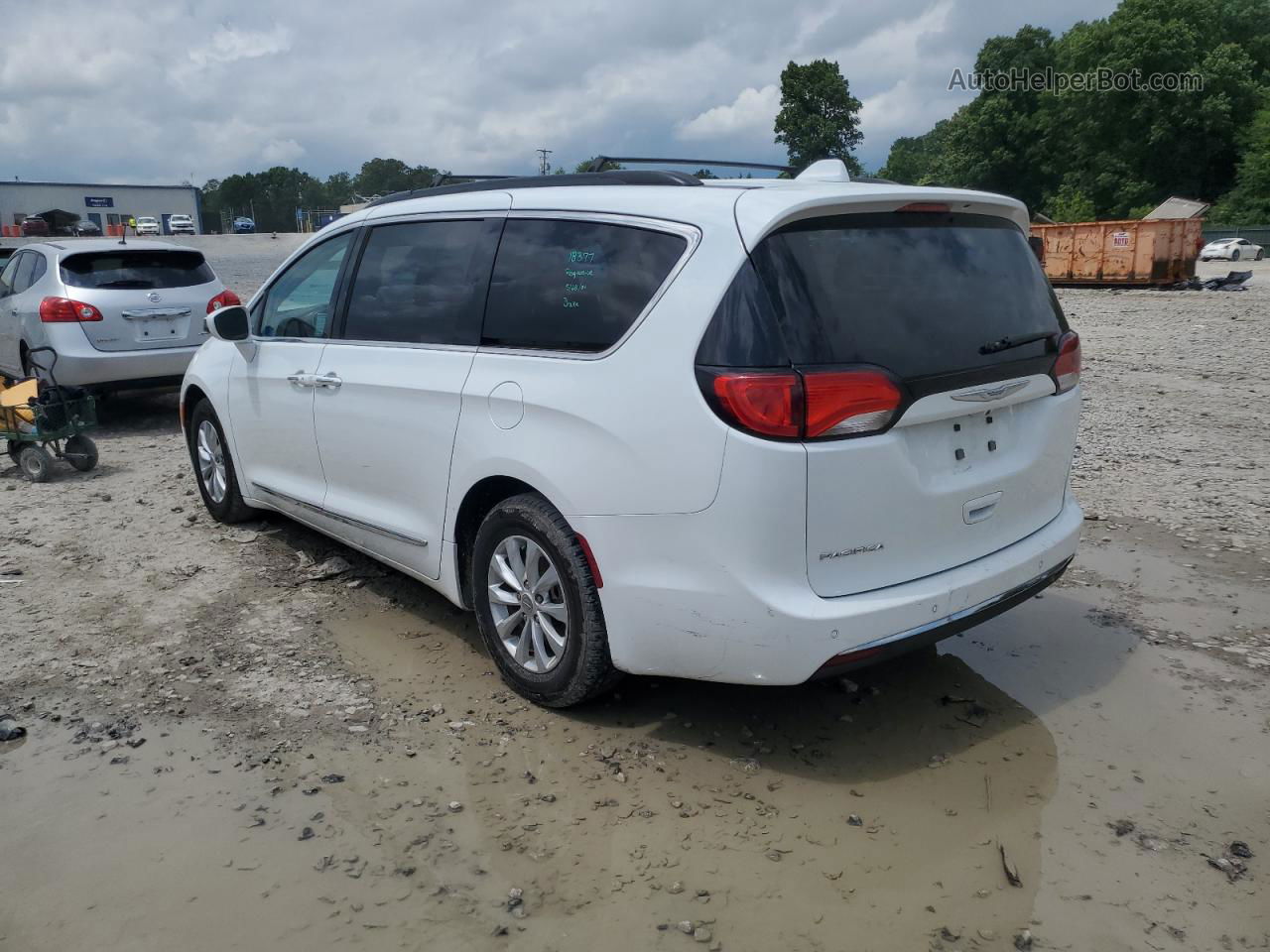 2017 Chrysler Pacifica Touring L White vin: 2C4RC1BG3HR523626