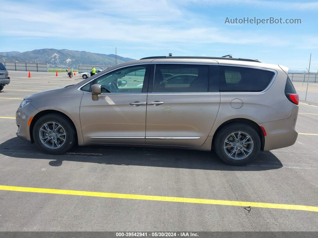 2017 Chrysler Pacifica Touring-l Brown vin: 2C4RC1BG3HR535050