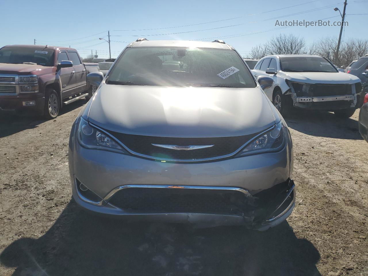 2017 Chrysler Pacifica Touring L Silver vin: 2C4RC1BG3HR539230