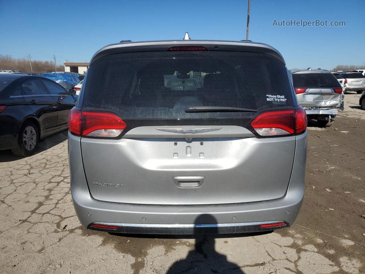 2017 Chrysler Pacifica Touring L Silver vin: 2C4RC1BG3HR539230