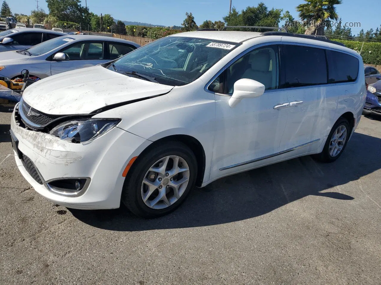 2017 Chrysler Pacifica Touring L White vin: 2C4RC1BG3HR587844