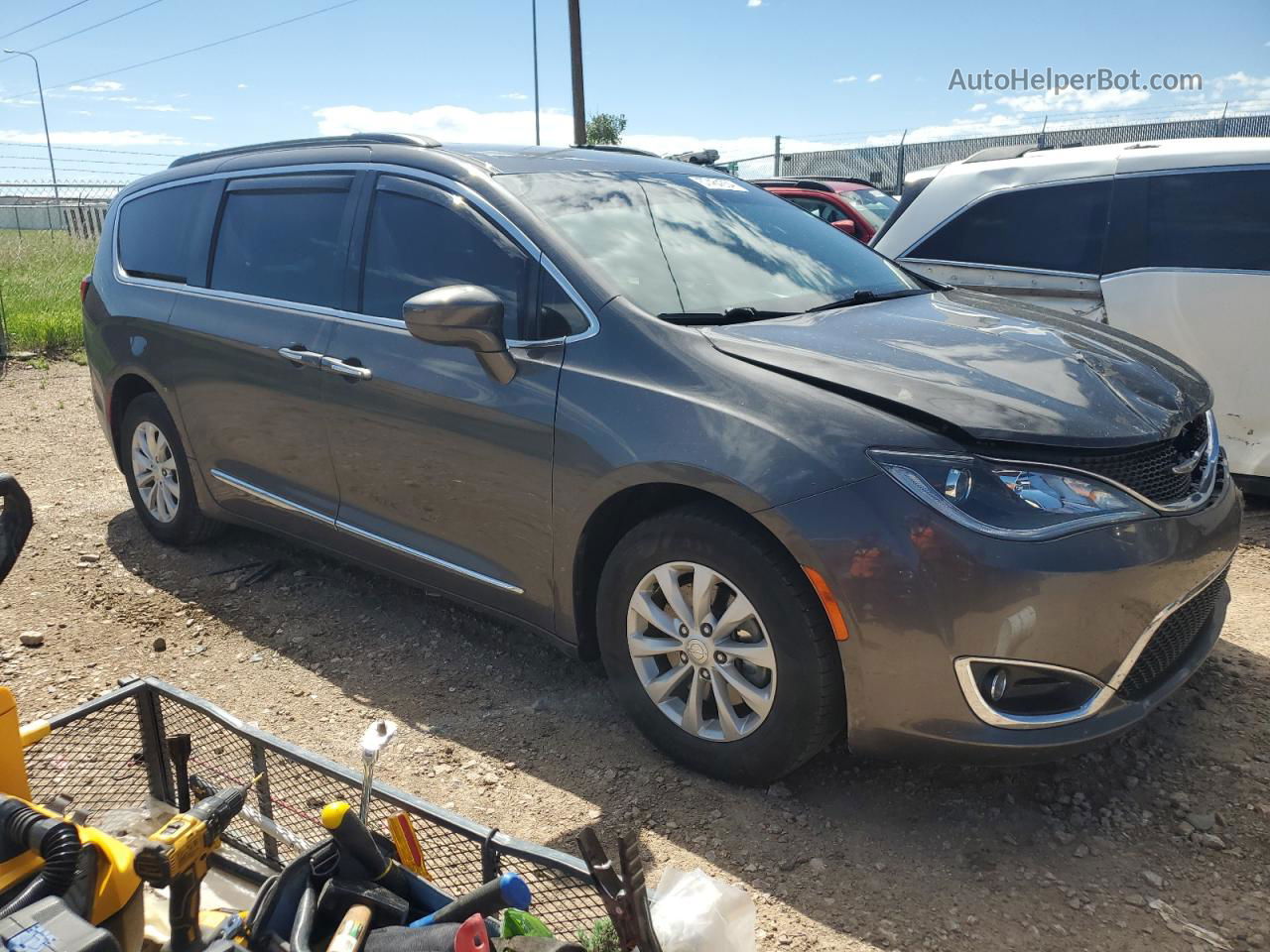 2017 Chrysler Pacifica Touring L Gray vin: 2C4RC1BG3HR591022