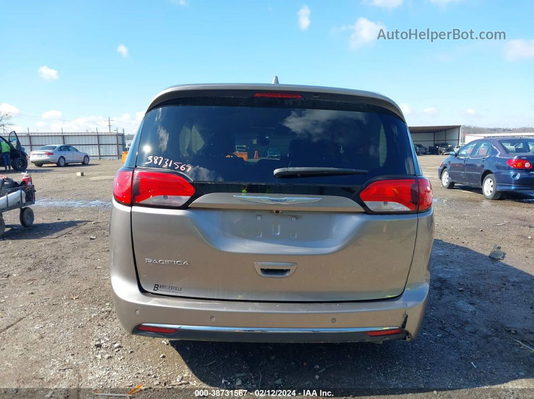 2017 Chrysler Pacifica Touring-l Gray vin: 2C4RC1BG3HR599153