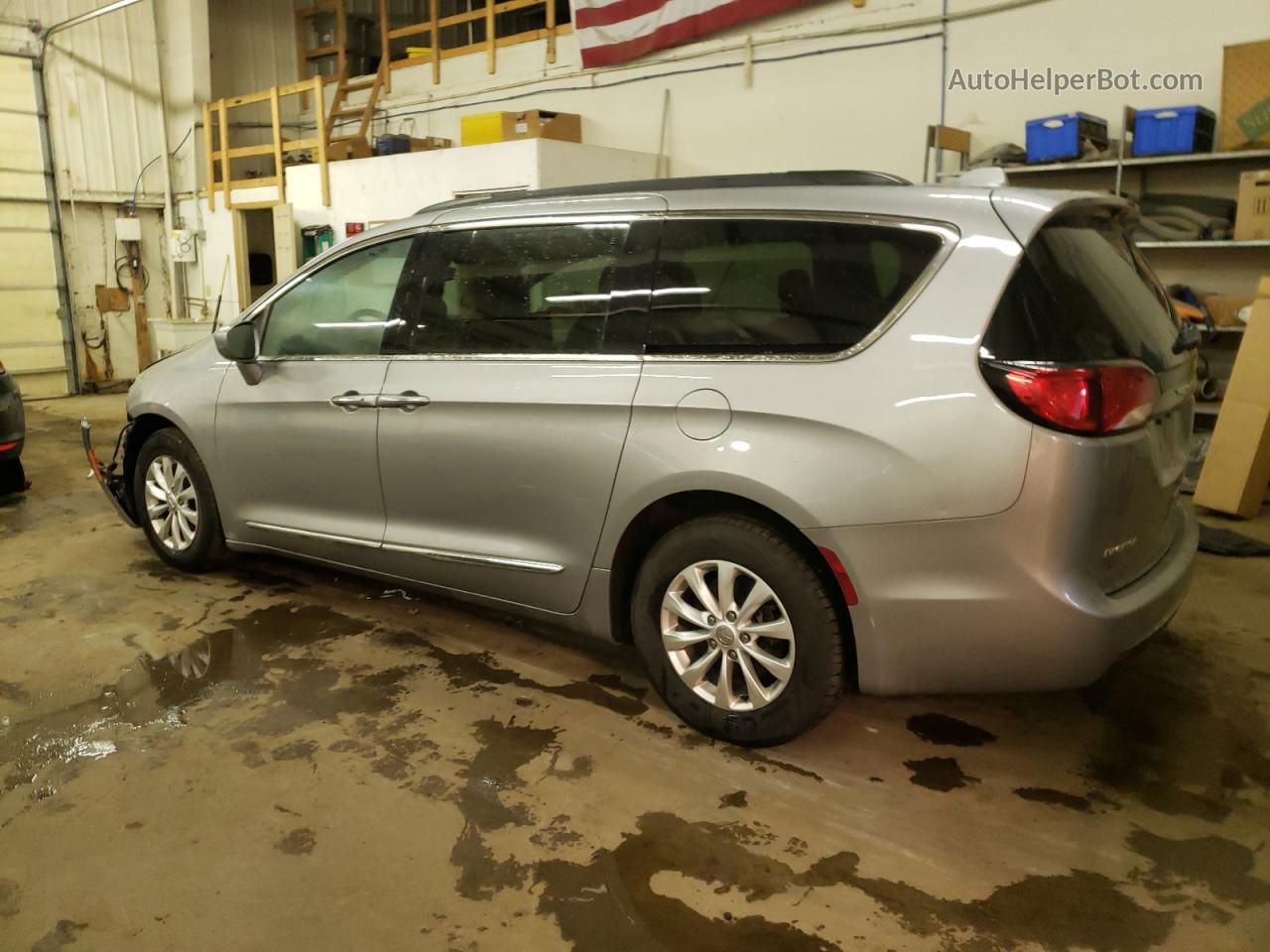 2017 Chrysler Pacifica Touring L Gray vin: 2C4RC1BG3HR757099