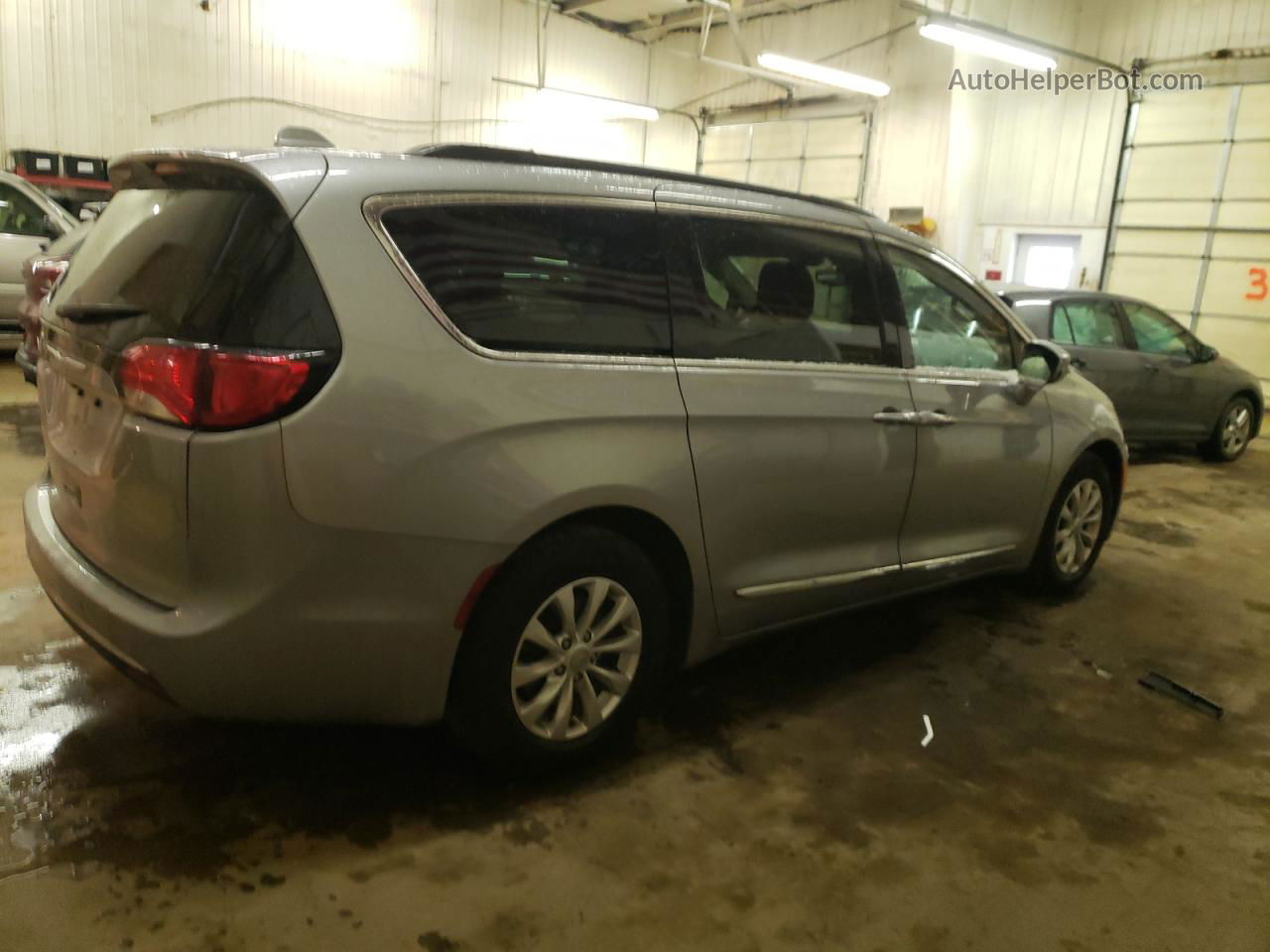 2017 Chrysler Pacifica Touring L Серый vin: 2C4RC1BG3HR757099