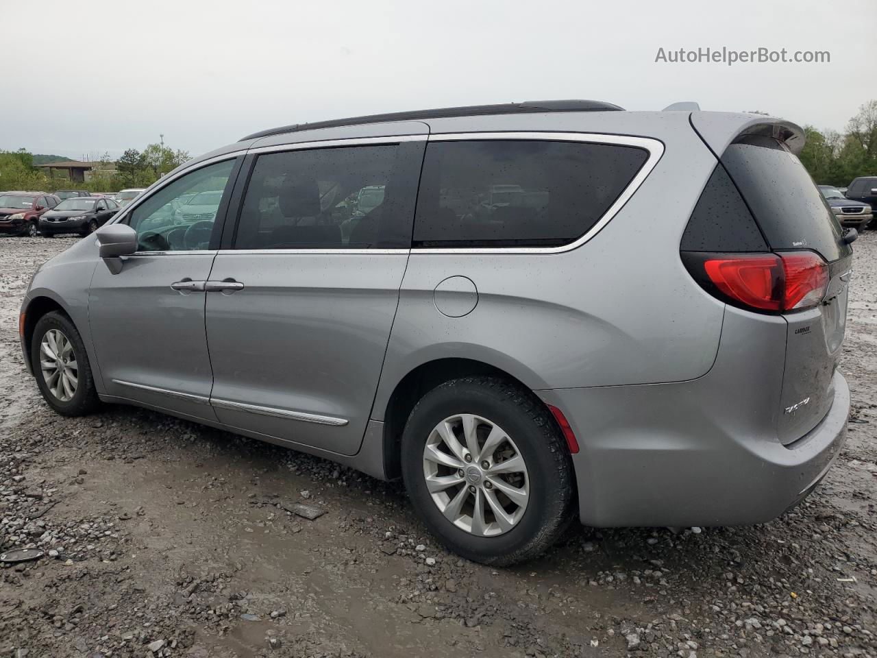 2017 Chrysler Pacifica Touring L Серебряный vin: 2C4RC1BG3HR771780